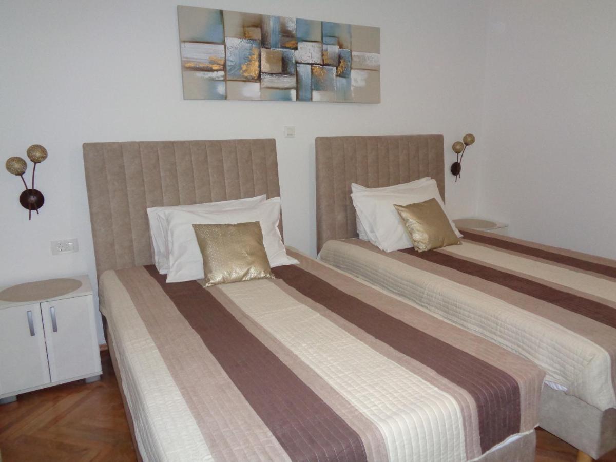 Apartments Miki 2 Novalja Ngoại thất bức ảnh