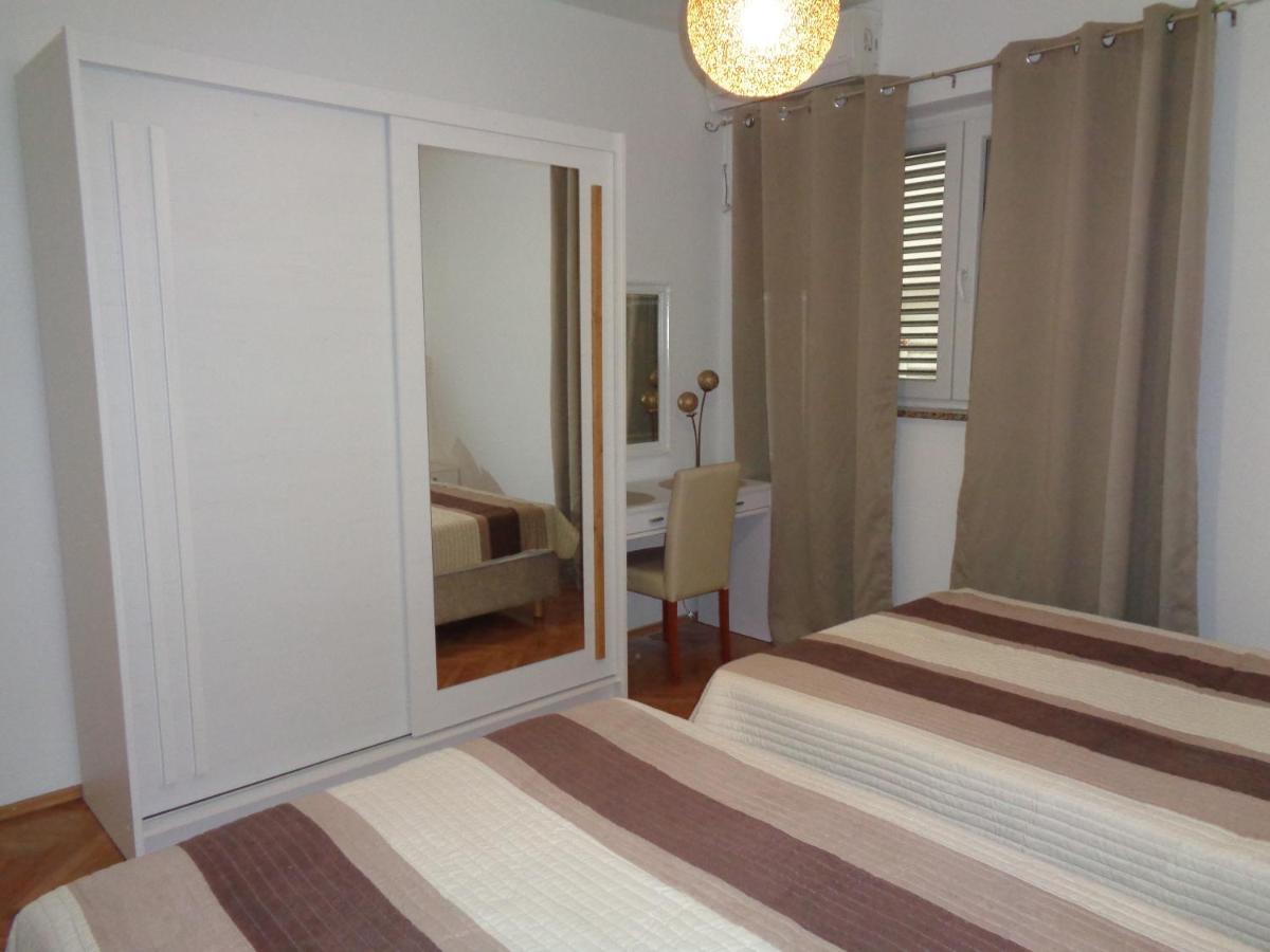 Apartments Miki 2 Novalja Ngoại thất bức ảnh
