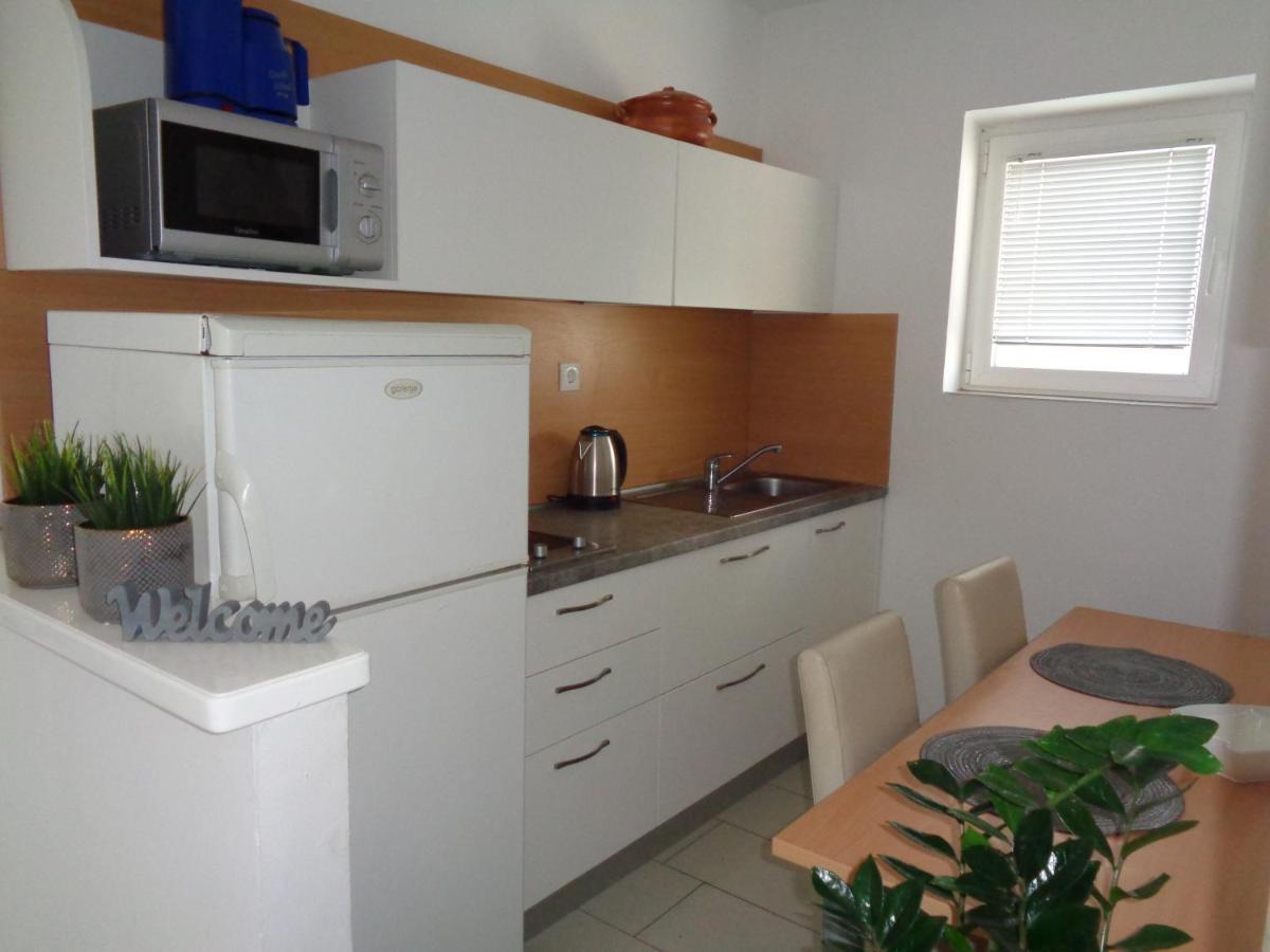 Apartments Miki 2 Novalja Ngoại thất bức ảnh