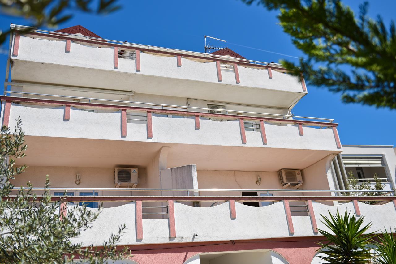 Apartments Miki 2 Novalja Ngoại thất bức ảnh