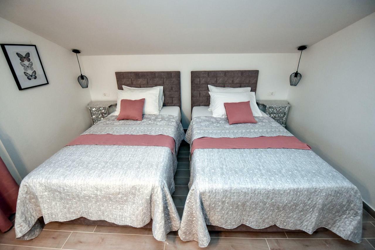Apartments Miki 2 Novalja Ngoại thất bức ảnh